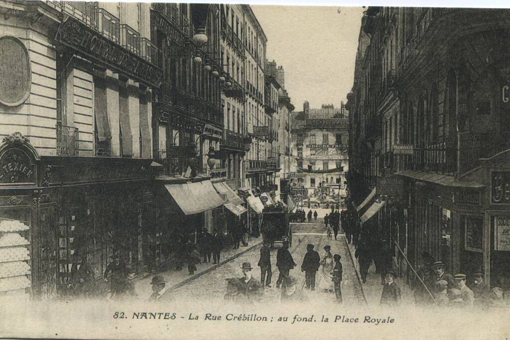 COEUR DE NANTES en bas de la Rue Crebillon