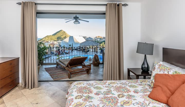 ห้องมาสเตอร์สวีทเปิดสู่ระเบียง