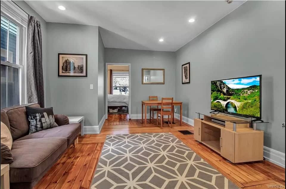 Modern apartment in the heart of Buffalo — photo 1