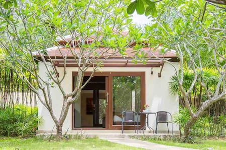 Luxury Garden Bungalow 2