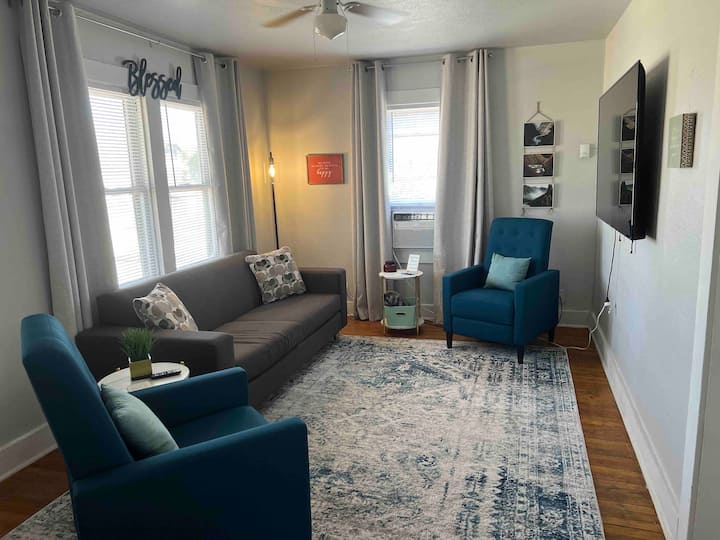 Cozy, Clean And Secure 2 Bedroom Cottage - Roswell, NM
