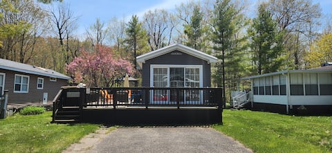 Modern, Spacious, & Private Gem near Elco Beach