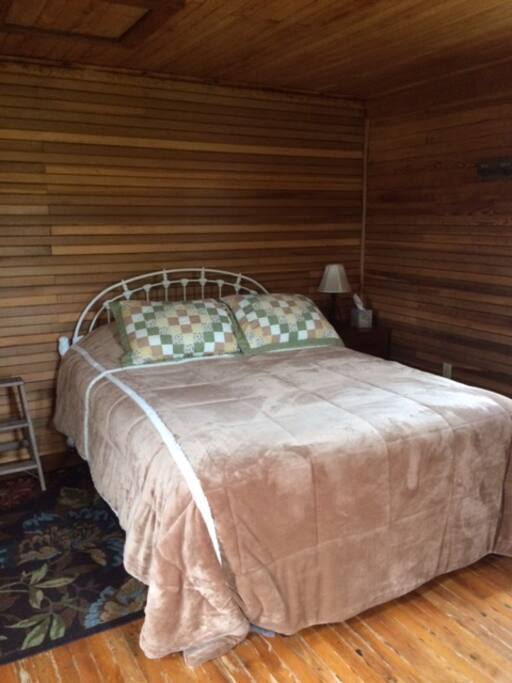 Queen Bedroom