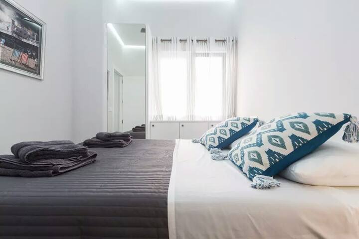 Jacuzzi| 6Pax | Queen bed| A/C| Fast Wifi| Pets F. gallery image 4