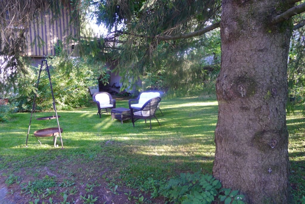 Sitzplatz mit mobilem Grill
