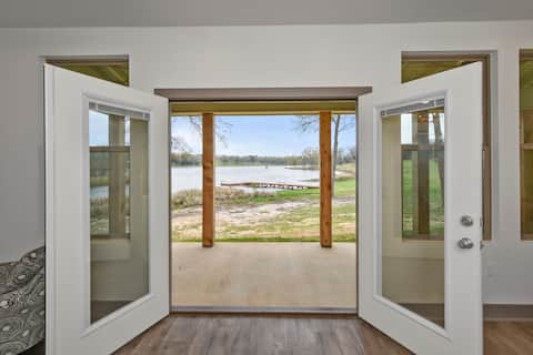 Lakeside Getaway (#4) near Canton Trade Days