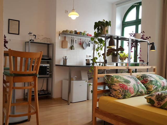 PLAGWITZ: Komfortables Studio direkt am Kanal