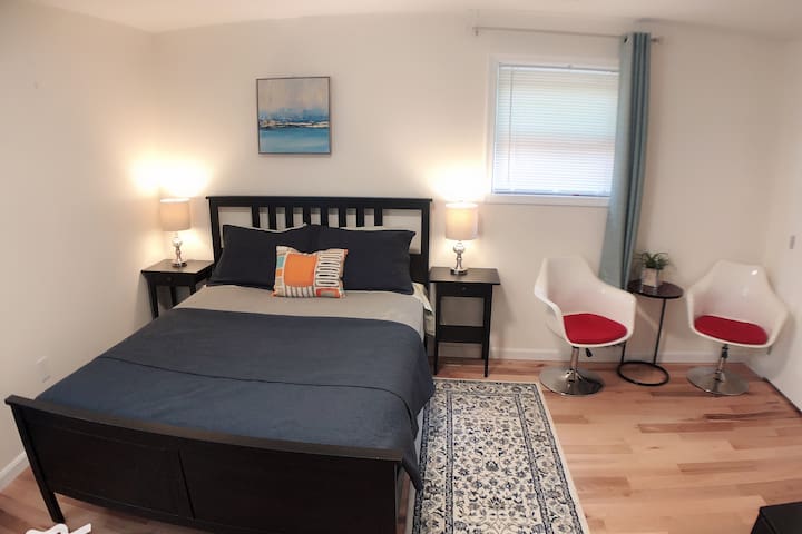 Close to Pentagon, DCA Queen bed for solo traveler