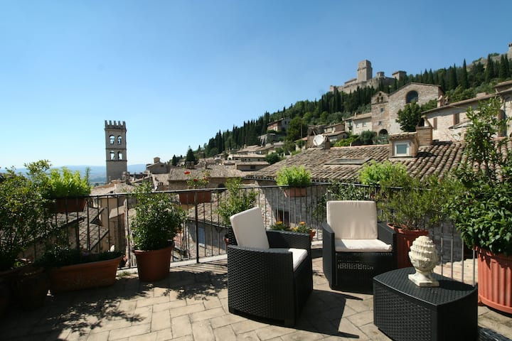 Panoramic view in Assisi with 2 terraces