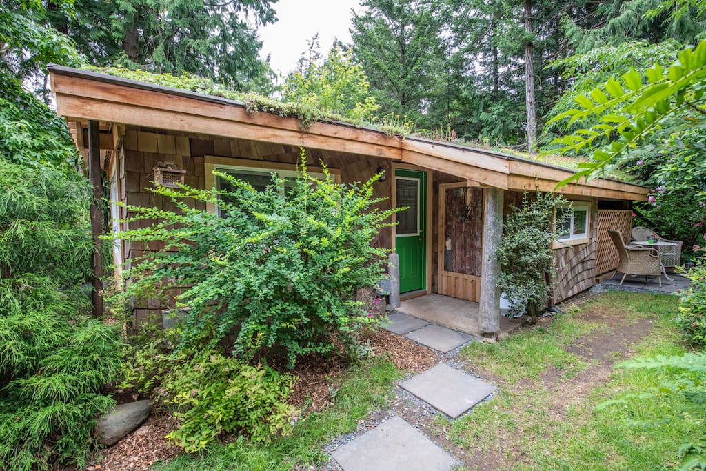 Nautilus House Hornby Island "Studio" Houses for Rent in Hornby