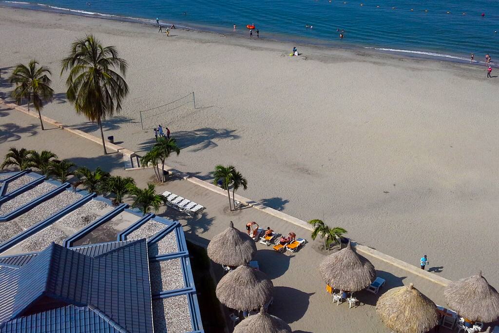 Playas hermosas, mar azul y tranquilo para disfrutar!