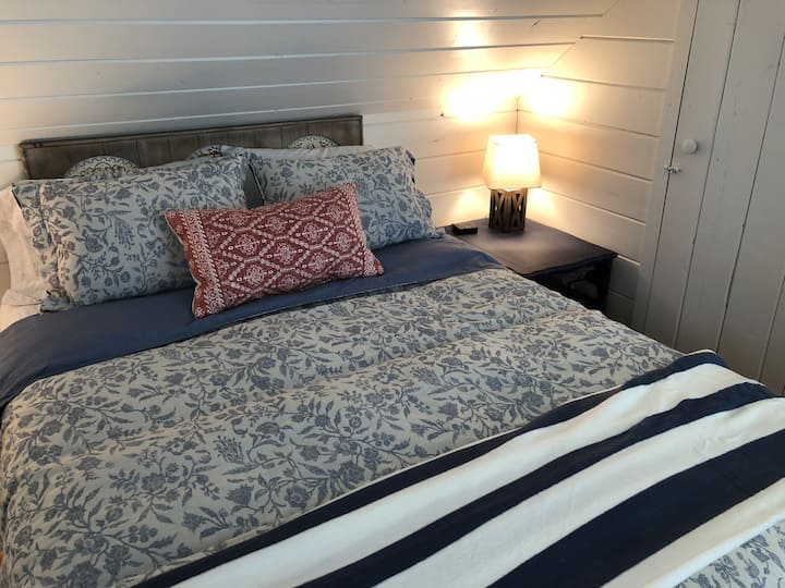 We believe the core part of any Airbnb is what we expect guests to sleep on. We've taken lots of care in picking sheets, a mattress, a comforter, and two levels of pillow firmness. Washed and pressed after every guest we know you will rest well!