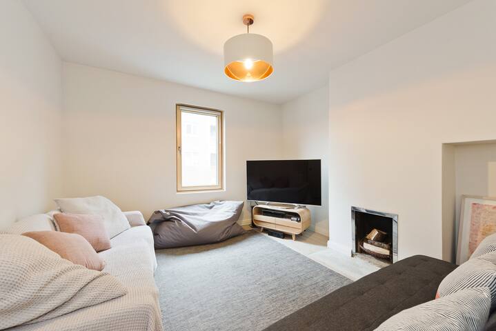 Modern house in Dublin’s city centre gallery image 4