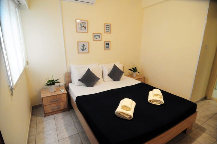 One bedroom 3 minutes walk from the best beach!!