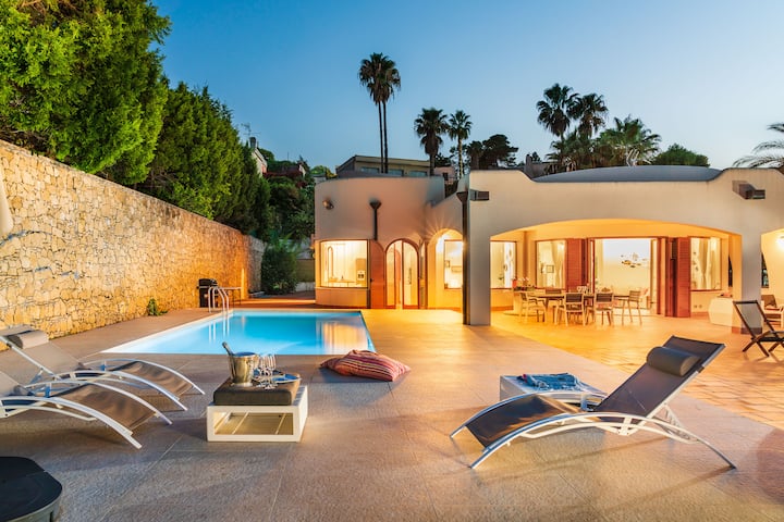 Villa Baia del Riccio Sea View 
Heated Pool