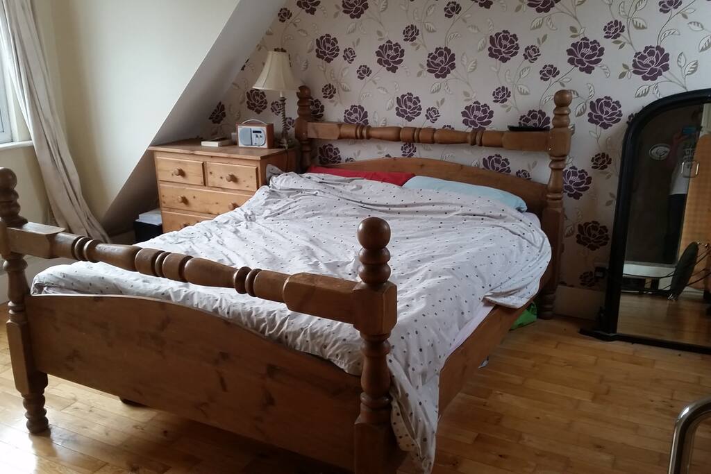 Master bedroom (loft)