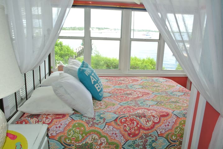 A Charming Bungalow on the bay.