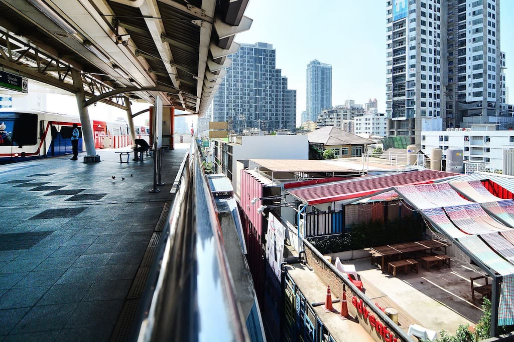 Adventure Hostel is just 1 step away from BTS "Saphan Khwai" (N7) station