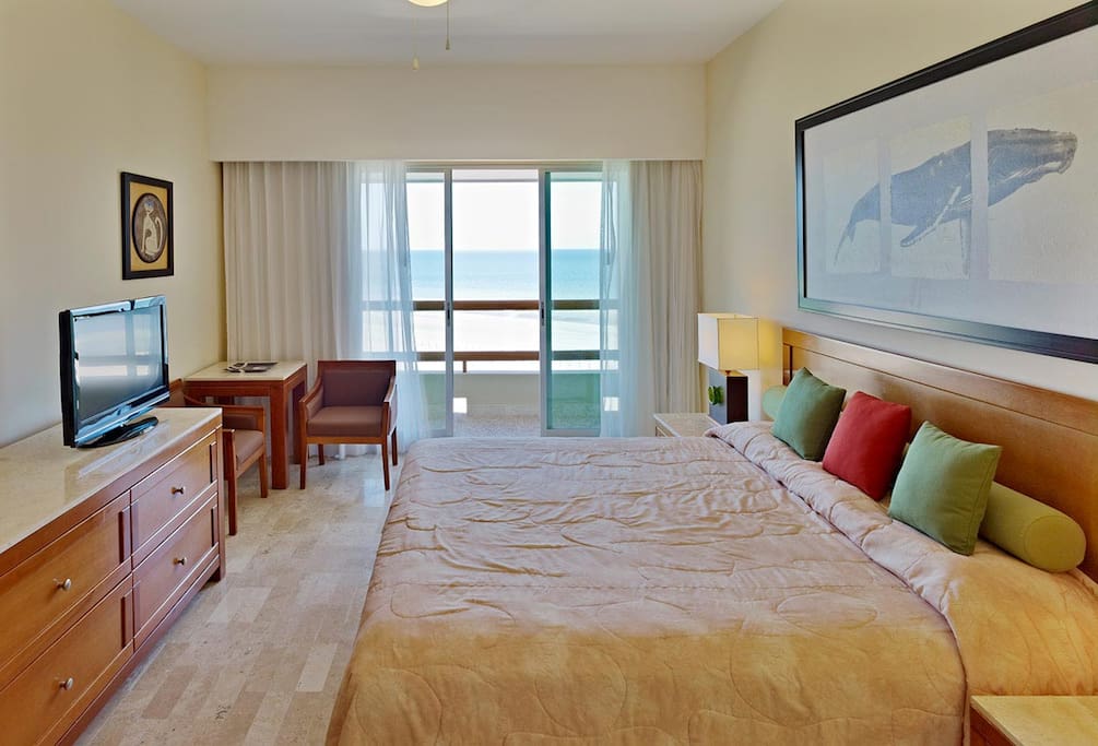 A master room at Mayan Palace Puerto Peñasco
