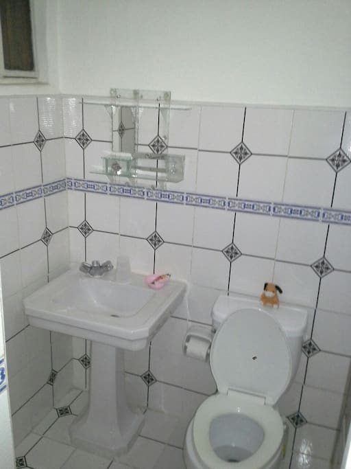 baño de la habiatación familiar