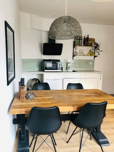 Top performing Airbnb: Compfy tiny house apartment in Landlust Zuid
