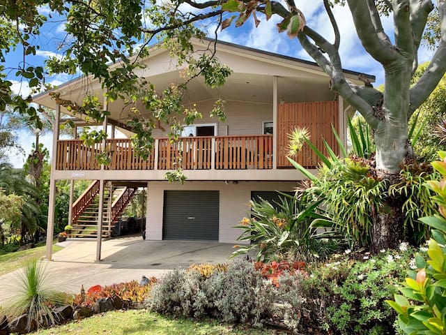 4 bed house with self contained flat Crescent Head