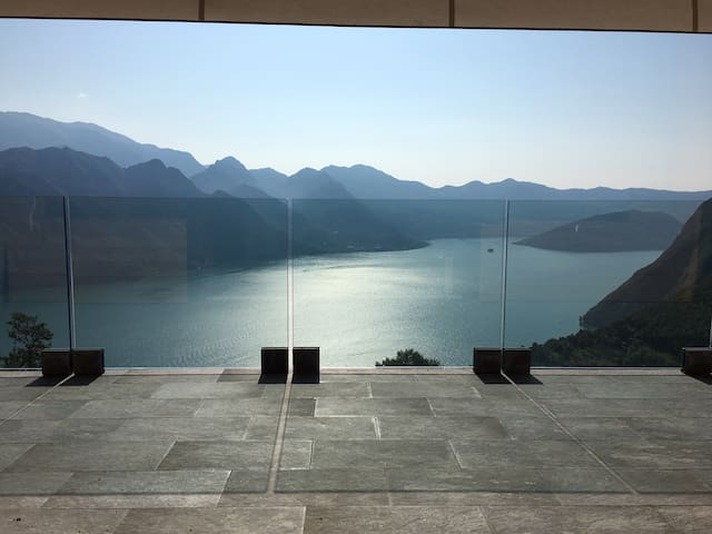 Alice’s House. La tua vacanza da sogno ! Iseo Lake