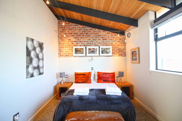 Urbane Designer Apartment in Green Point gallery image 5