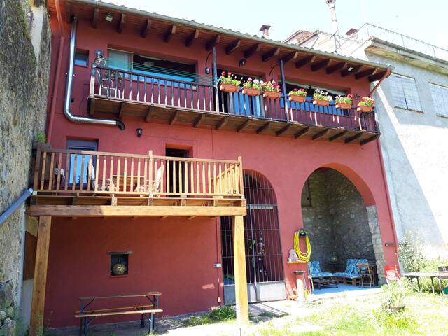Casa entera con piscina y barbacoa Vall d’En Bas gallery image 3