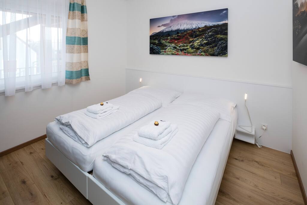 Schlafzimmer 1