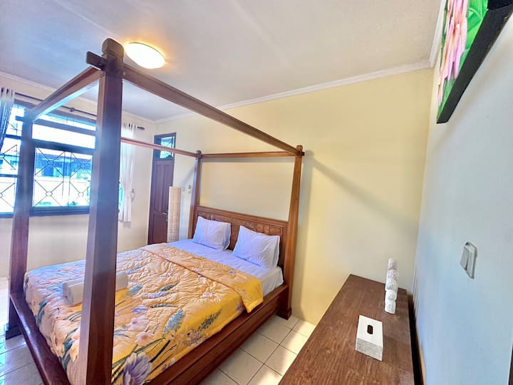 (ชั้น 1) ห้องนอนด้านนอก ~ หาดคูตา ~