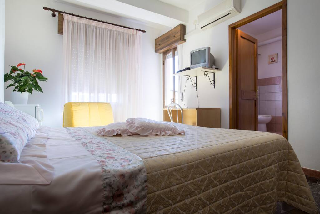 Camera con bagno privato