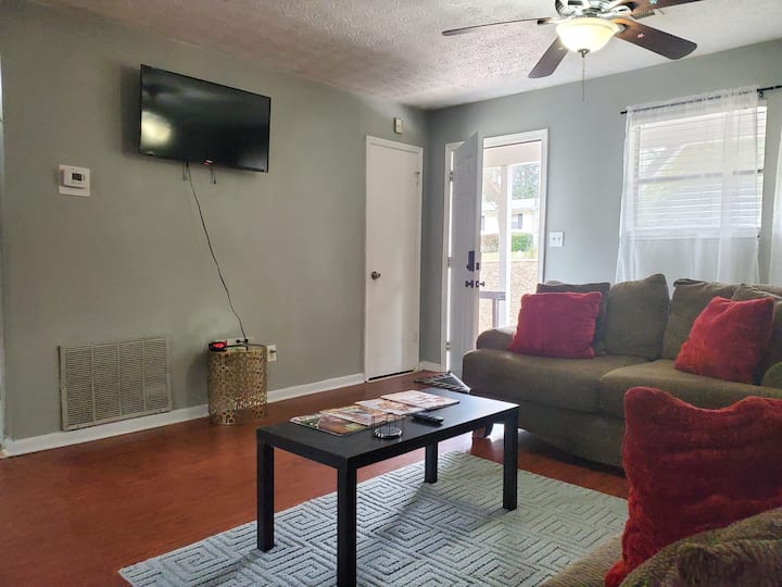 Starlight Cabin: 2 Br 2 Ba Home For 4 Adult Guests - Stockbridge, GA