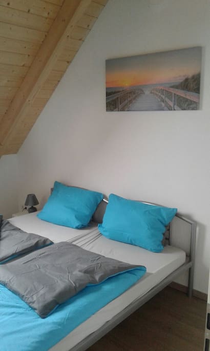 Schlafzimmer mit 2 Einzelbetten