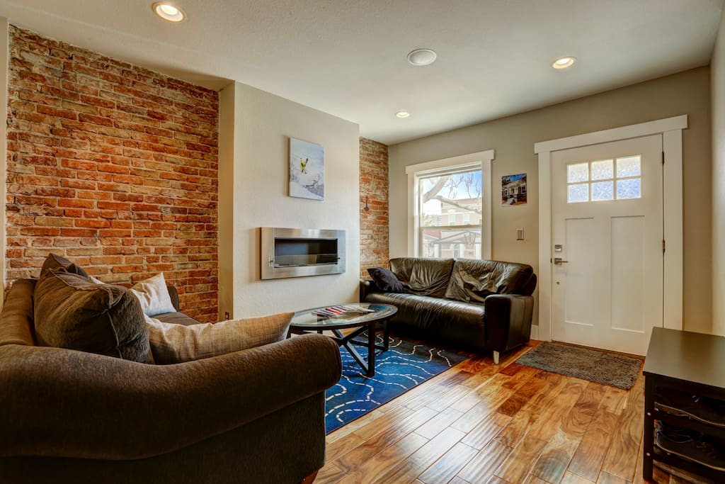 Cozy Couches, Coffee Table And Shoe Bench.