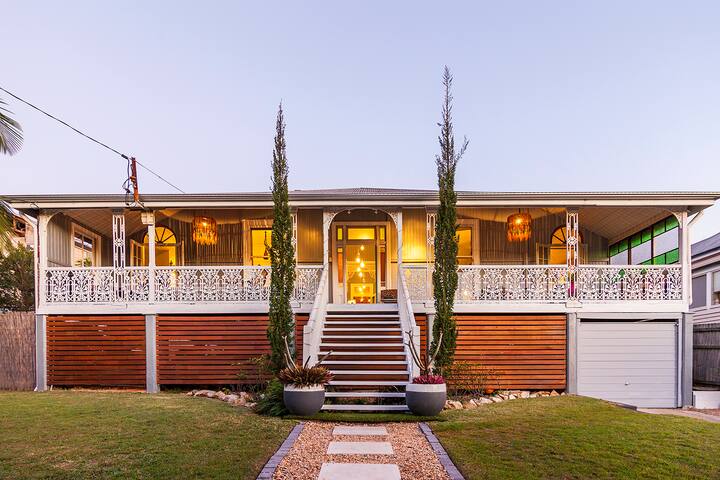 STUNNING TROPICAL OASIS gallery image 3