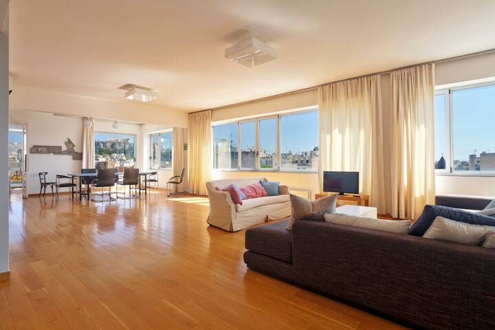 Impressive Apartment with Amazing Views! MK1 gallery image 3