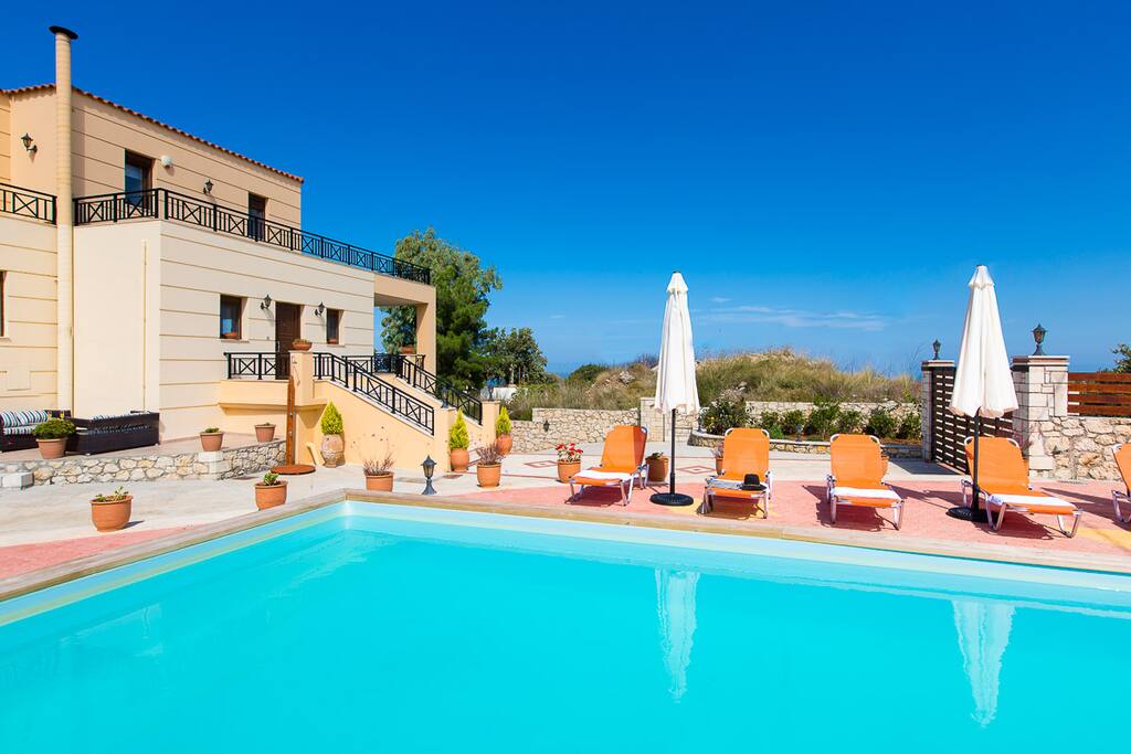 fantastic villa and pool area