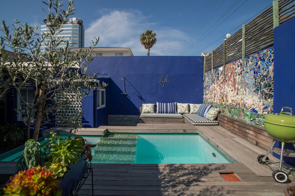 Peace, pool and a palm tree.