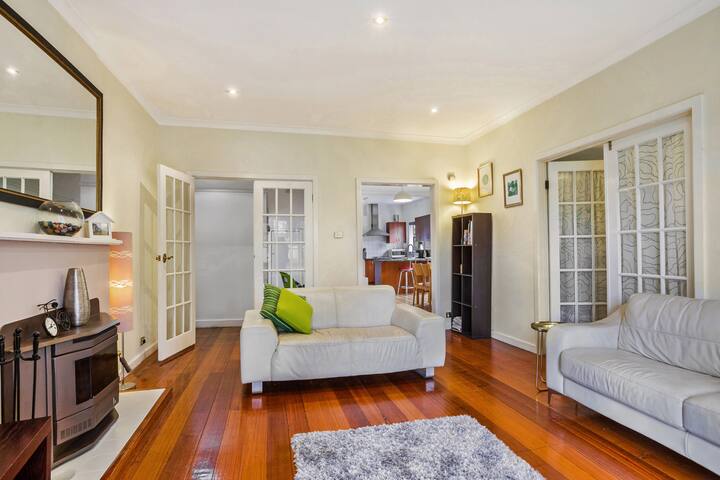 Beaumaris House private pool & Pet friendly gallery image 4