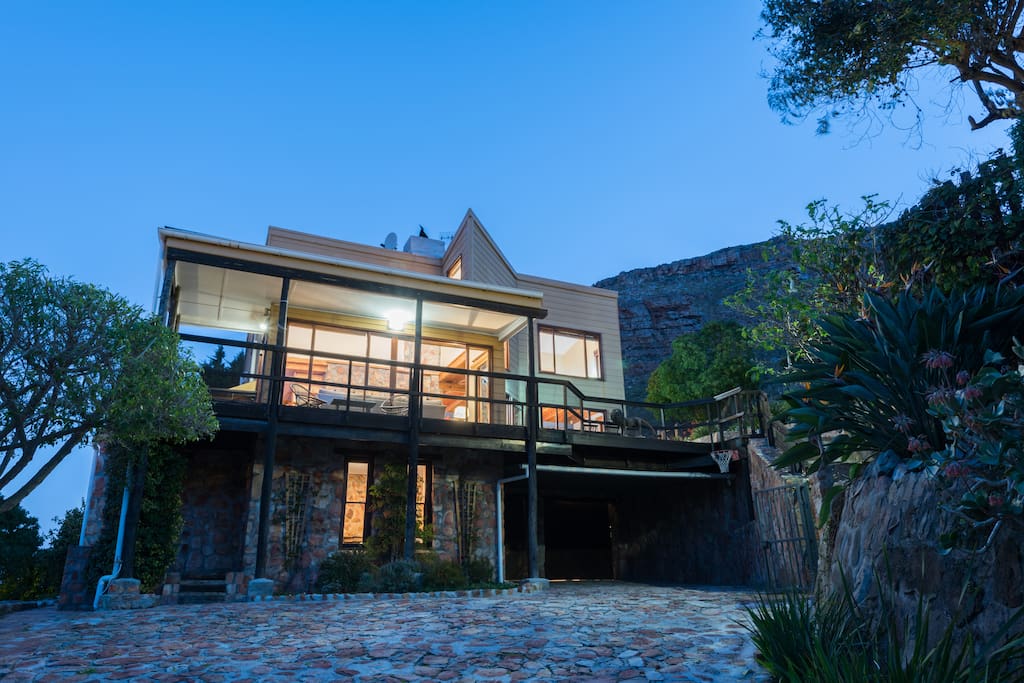 Highpoint is the highest house in Muizenberg and directly on the mountainside.