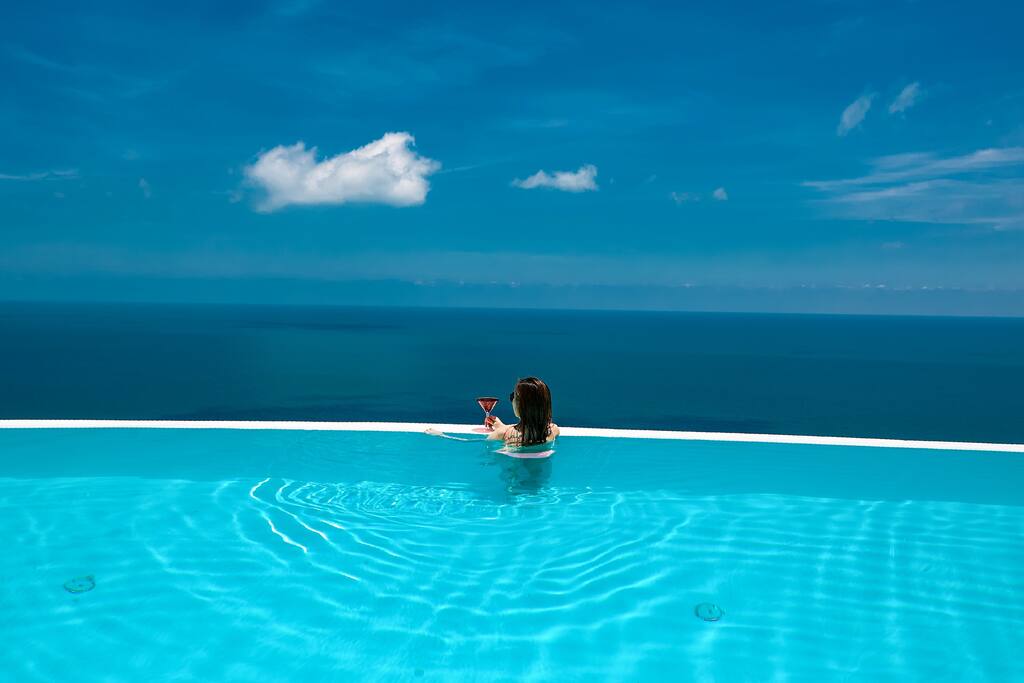 Infinity pool