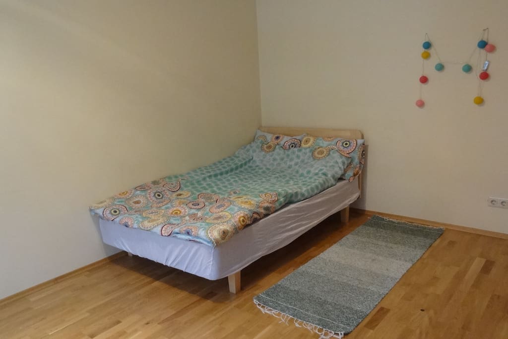 Bed 120 x 200 cm