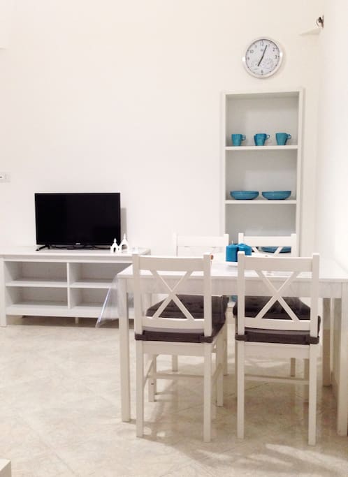 Sala pranzo e TV