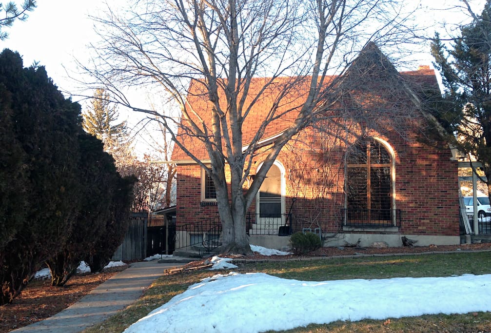 Vintage home in the Winter.