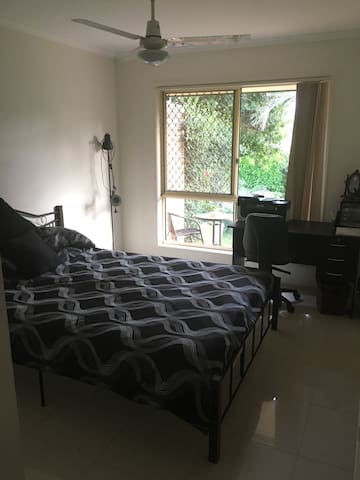Quiet, good location, lovely space