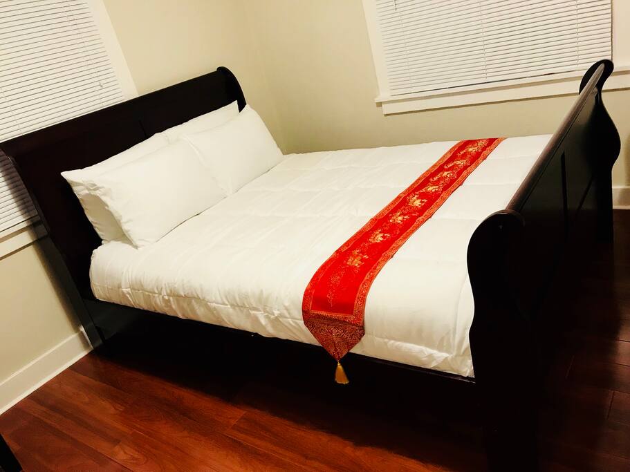 comfy 12" memory foam queen bed