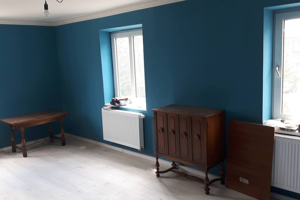 Alle Zimmer möbliert und mit Bett!