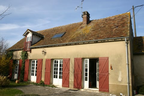 4 Bedroom House - Near Le Mans. Pool