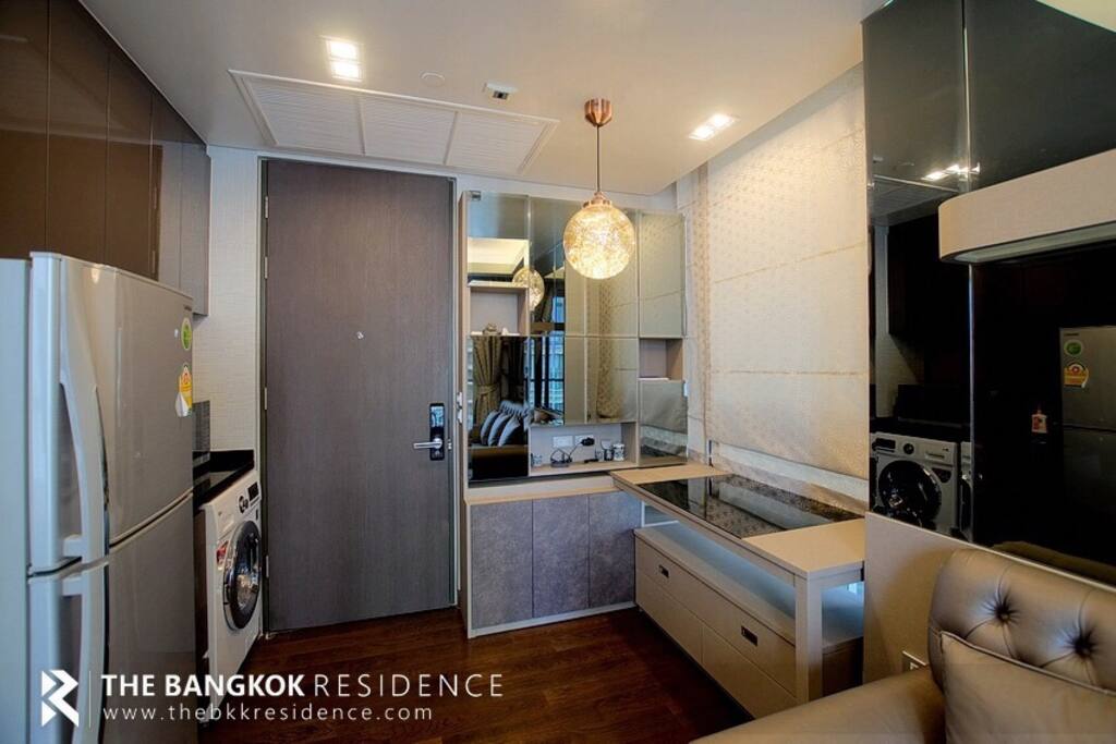 Well equipped with refrigerator , washing machine and microwave with dinning area